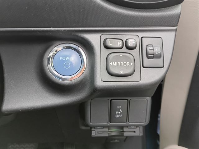 TOYOTA AQUA 2012 Image 31