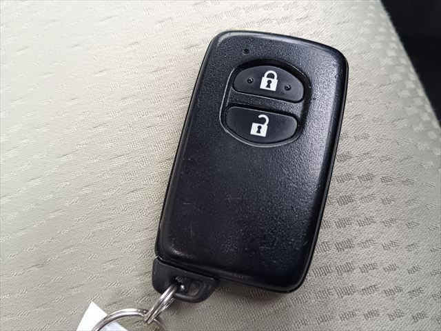 TOYOTA AQUA 2012 Image 31