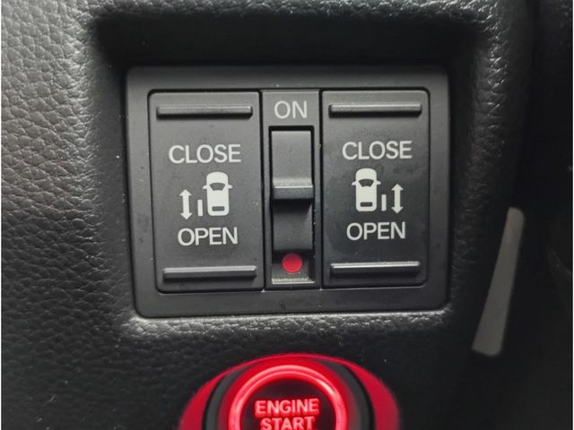 HONDA N BOX CUSTOM 4WD 2022 Image 31