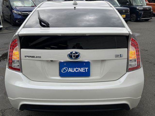 TOYOTA PRIUS 2014 Image 31