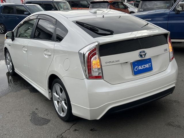 TOYOTA PRIUS 2014 Image 31