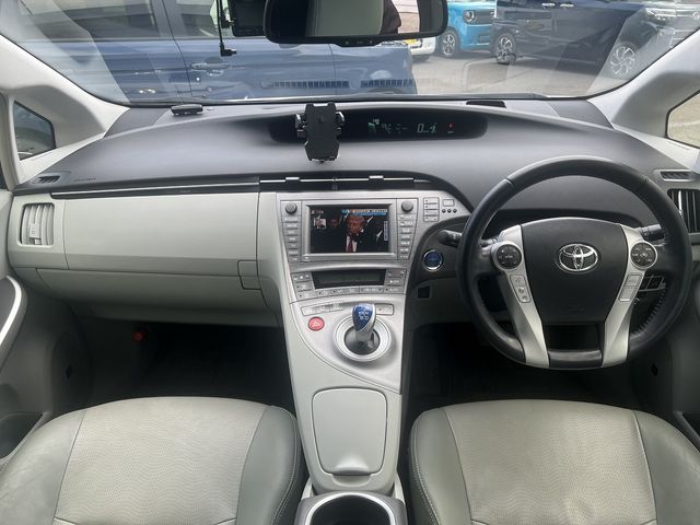 TOYOTA PRIUS 2014 Image 31