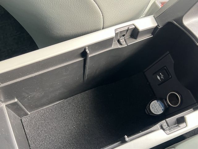 TOYOTA PRIUS 2014 Image 31