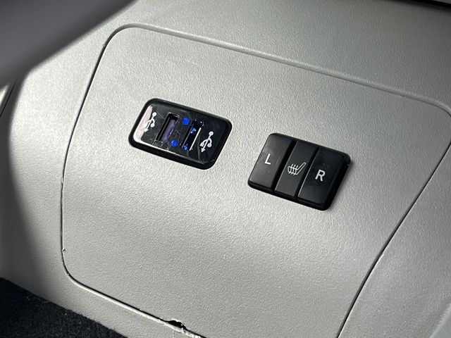 TOYOTA PRIUS 2014 Image 31