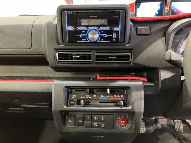 DAIHATSU HIJET TRUCK 4WD 2022 Image 31