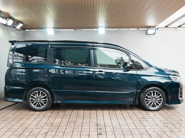 TOYOTA VOXY 2015 Image 31