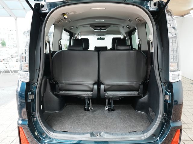 TOYOTA VOXY 2015 Image 31