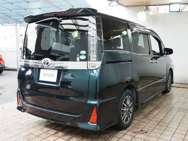 TOYOTA VOXY 2015 Image 31