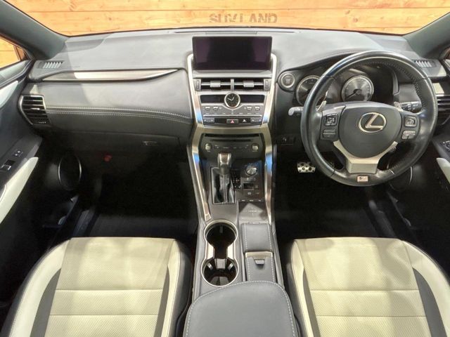 TOYOTA LEXUS NX300 2018 Image 31