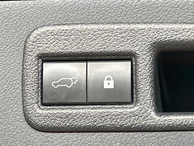 TOYOTA LEXUS NX300 2018 Image 31