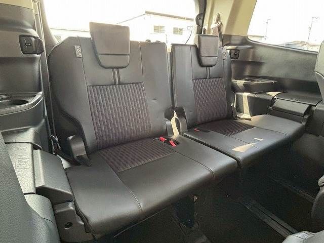 TOYOTA NOAH 2022 Image 31