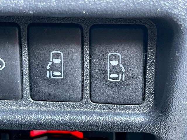 TOYOTA HIACE VAN 4WD 2023 Image 31