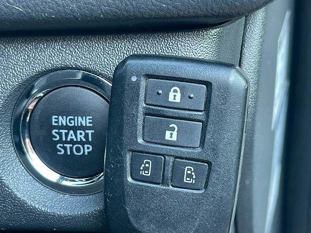 TOYOTA HIACE VAN 4WD 2023 Image 31