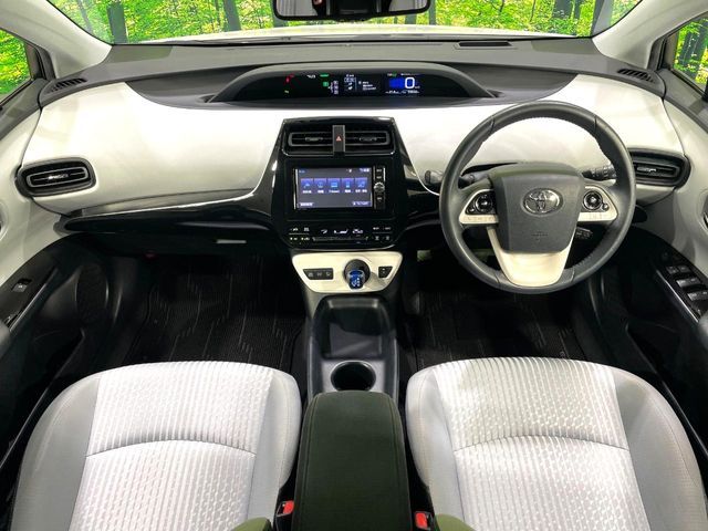 TOYOTA PRIUS 2017 Image 31