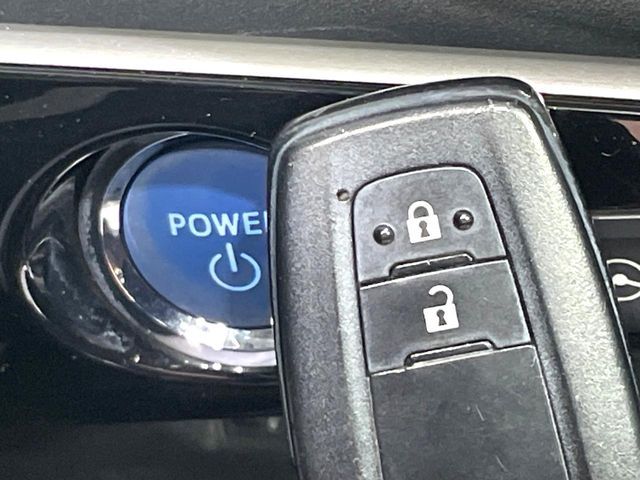 TOYOTA PRIUS 2017 Image 31