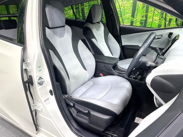 TOYOTA PRIUS 2017 Image 31