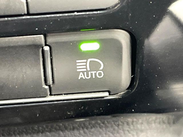 TOYOTA PRIUS 2019 Image 31