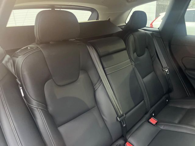 VOLVO XC60 2021 Image 31