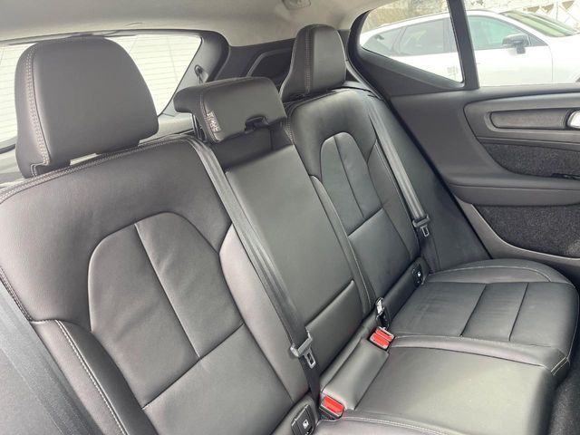 VOLVO XC40 2023 Image 31