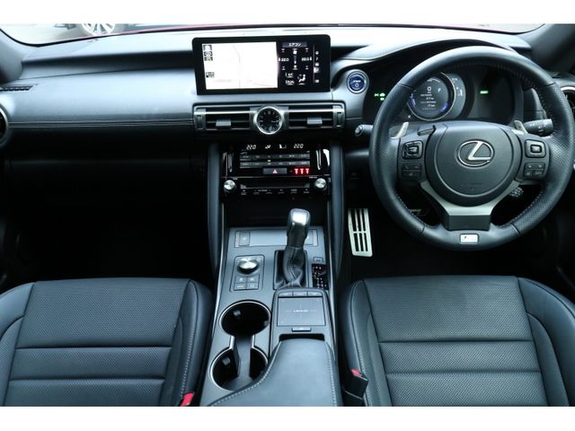 TOYOTA LEXUS IS300H 2021 Image 31