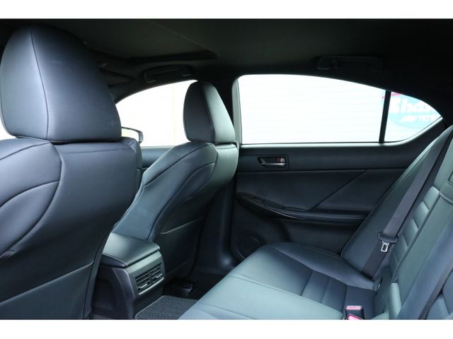 TOYOTA LEXUS IS300H 2021 Image 31