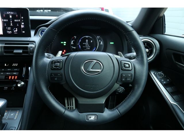TOYOTA LEXUS IS300H 2021 Image 31