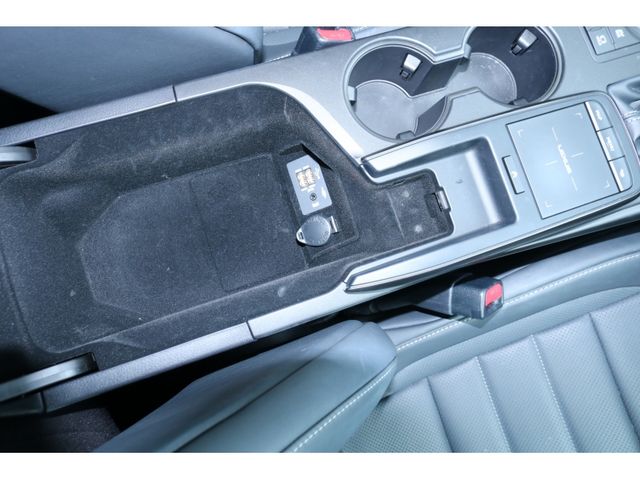 TOYOTA LEXUS IS300H 2021 Image 31