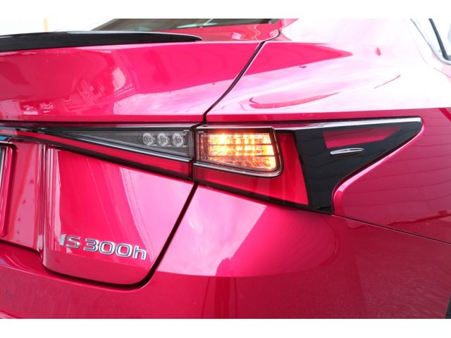 TOYOTA LEXUS IS300H 2021 Image 31