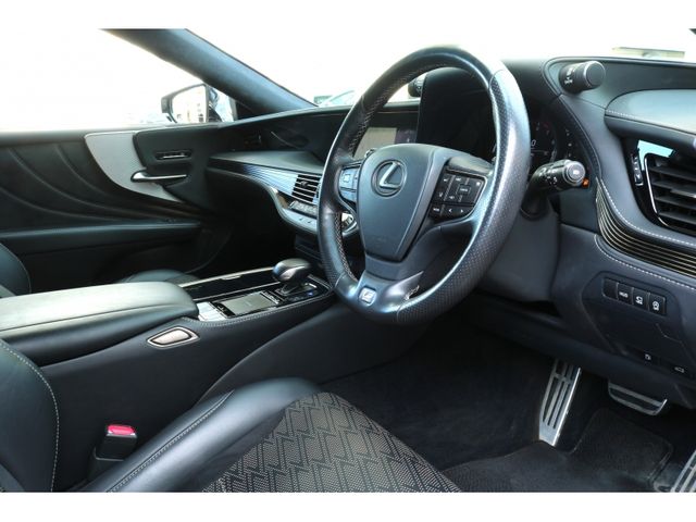 TOYOTA LEXUS LS500 4WD 2018 Image 31