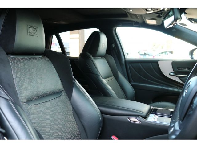 TOYOTA LEXUS LS500 4WD 2018 Image 31