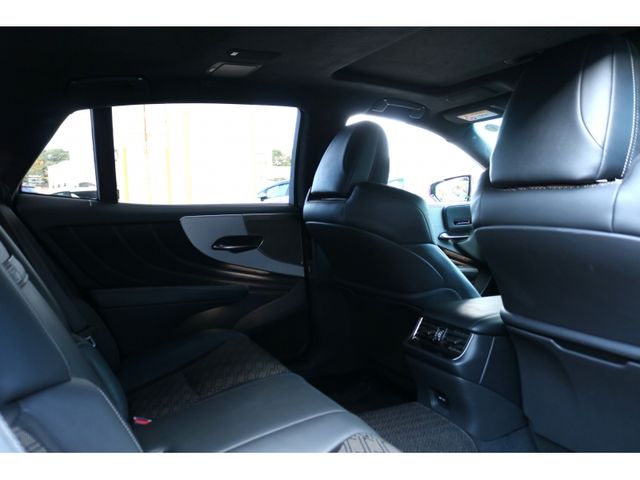 TOYOTA LEXUS LS500 4WD 2018 Image 31