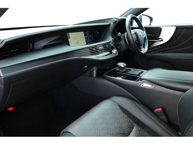 TOYOTA LEXUS LS500 4WD 2018 Image 31