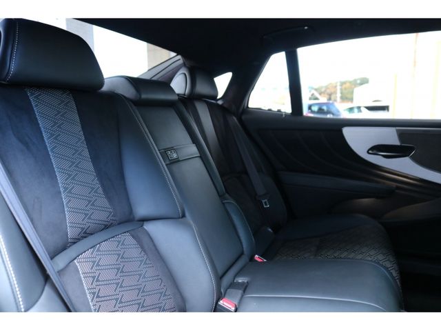 TOYOTA LEXUS LS500 4WD 2018 Image 31