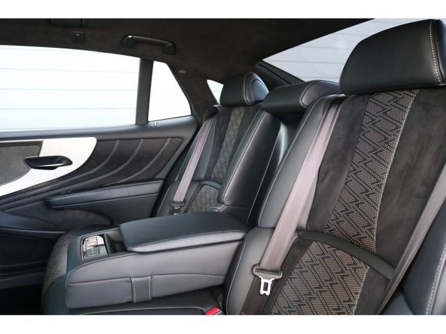 TOYOTA LEXUS LS500 4WD 2018 Image 31