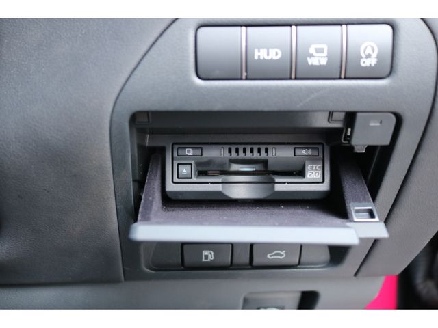 TOYOTA LEXUS LS500 4WD 2018 Image 31