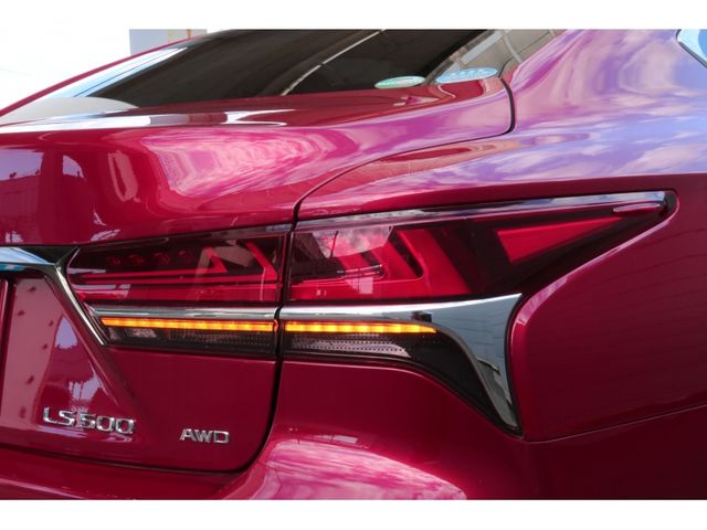 TOYOTA LEXUS LS500 4WD 2018 Image 31