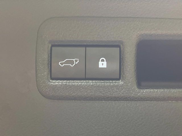 TOYOTA LEXUS NX300H 2019 Image 31