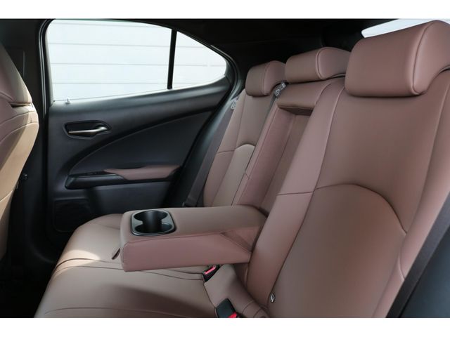 TOYOTA LEXUS UX300H 2025 Image 31