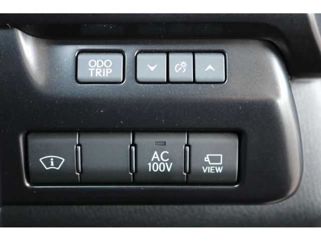 TOYOTA LEXUS UX300H 2025 Image 31