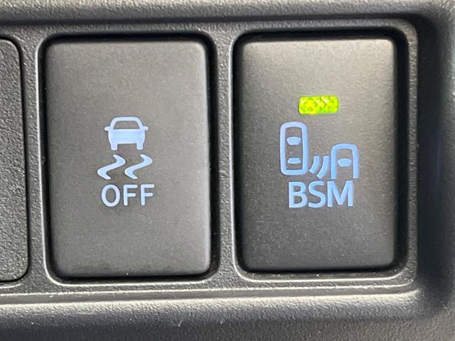 TOYOTA CAMRY HYBRID 2016 Image 31