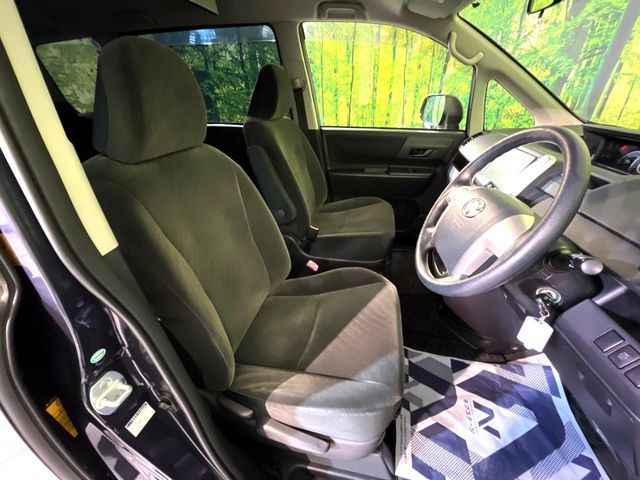 TOYOTA VOXY 2013 Image 31