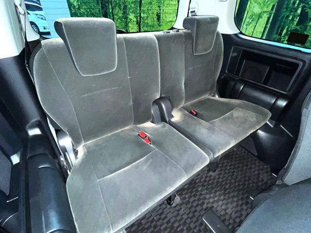 TOYOTA VOXY 2013 Image 31