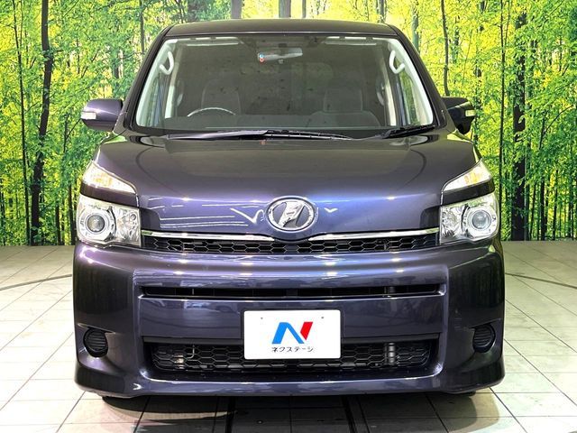 TOYOTA VOXY 2013 Image 31