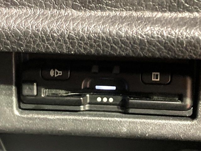 NISSAN ELGRAND 2024 Image 31