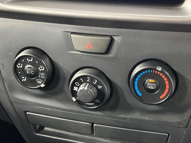 TOYOTA BB 2015 Image 31