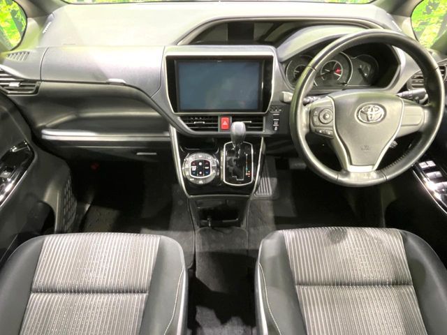 TOYOTA VOXY 2017 Image 31