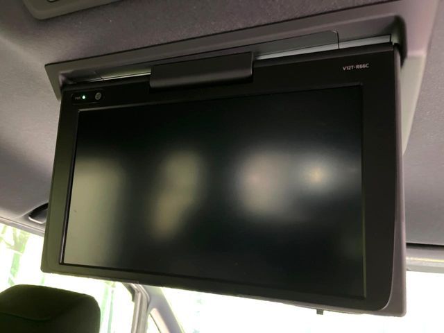 TOYOTA VOXY 2017 Image 31