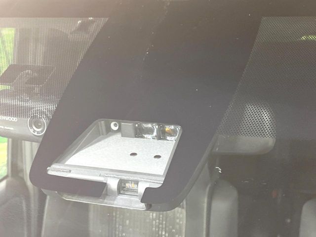 TOYOTA VOXY 2017 Image 31