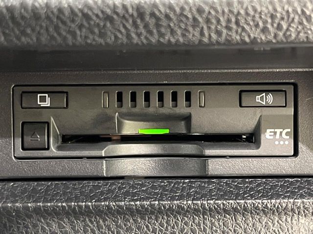 TOYOTA VOXY 2017 Image 31