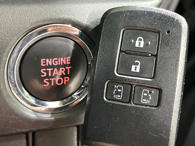 TOYOTA VOXY 2017 Image 31